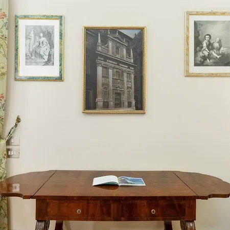 Classic Historical Apt Center *