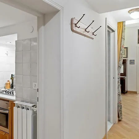 Classic Historical Apt Center Apartment